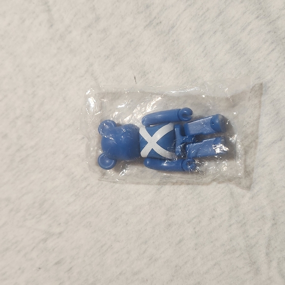 Blue Bear Keychain - Picture 2 of 2